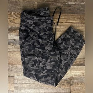 Lululemon Camo Joggers Size 12